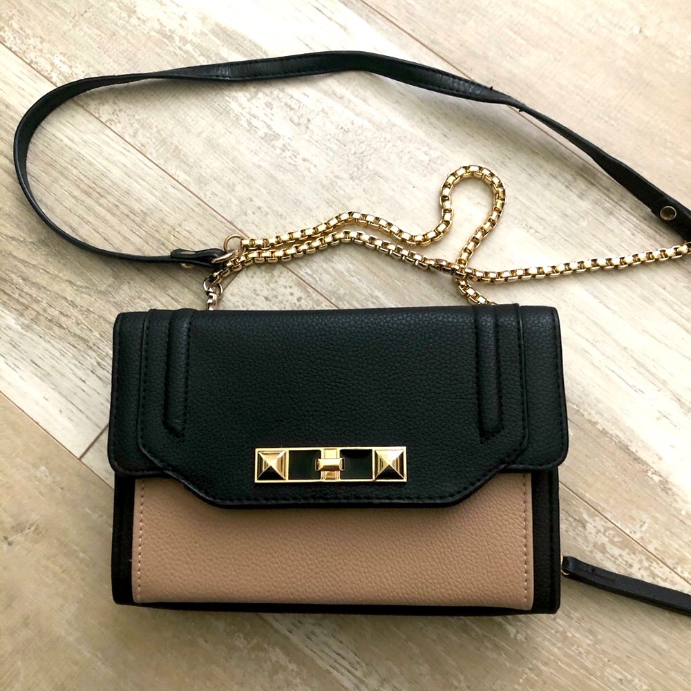 Jessica Simpson body cross purse black/taupe